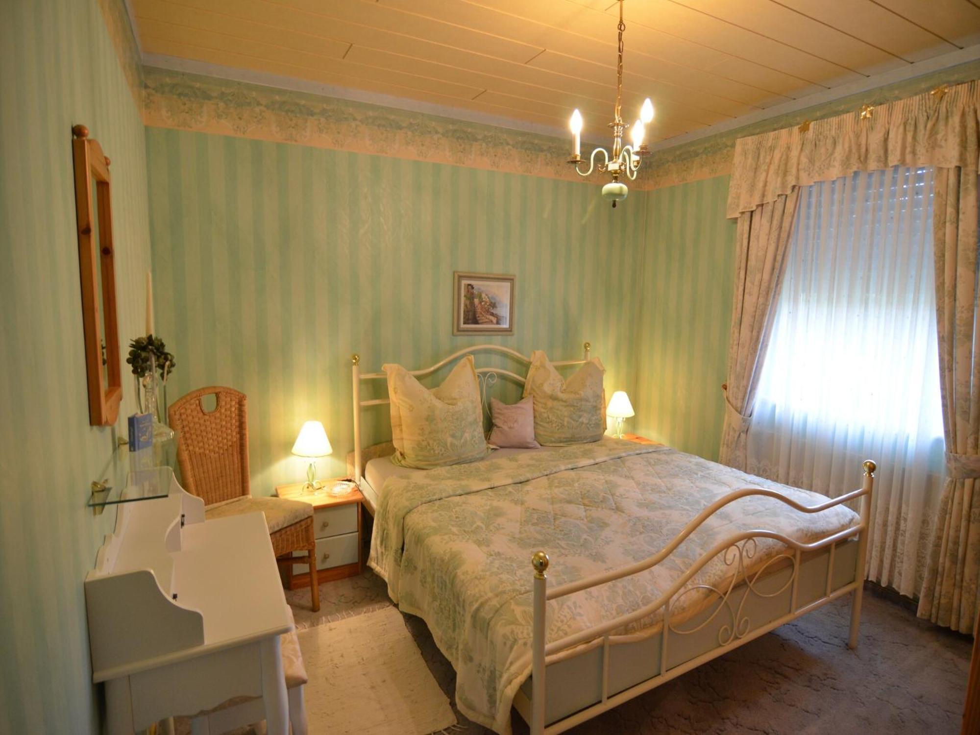 Quaint Apartment In Zeil Am Main With Terrace Екстер'єр фото